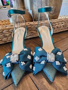 Betsey Johnson Green Satin Jeweled Bow Ankle-Strap Heel Pumps Women's Size 7.5